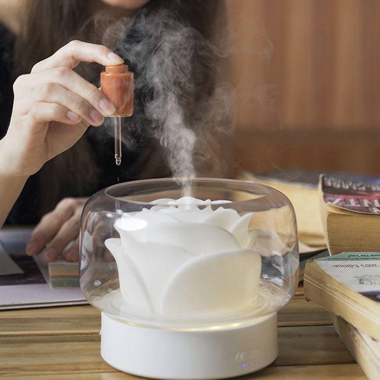 2025 FlameGlow Ultrasonic Aroma Diffuser – Smart USB Humidifier for Home, Hotel & Wellness Spaces